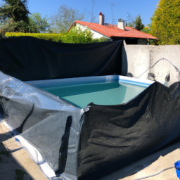 Accessoires et Produits d'Entretien : Astuces et Solutions pour une Piscine Impeccable Vitre